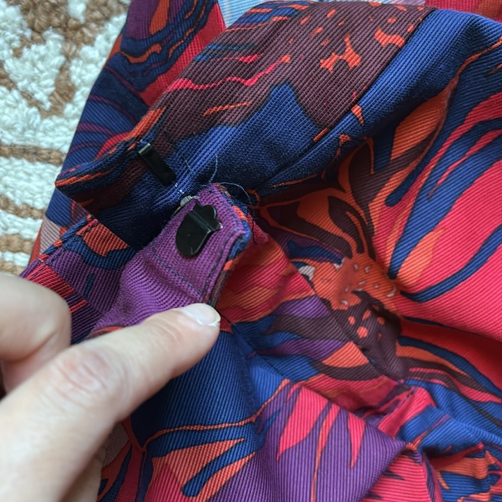 TRINA TURK Patterned Slacks - Picture 4 of 10